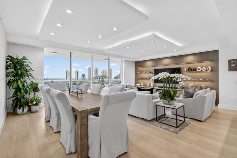 Condo in Aventura, Florida, 3 bedrooms  № 2060774 - photo 15