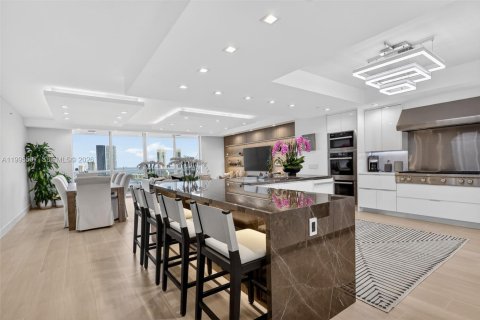 Condo in Aventura, Florida, 3 bedrooms  № 2060774 - photo 8