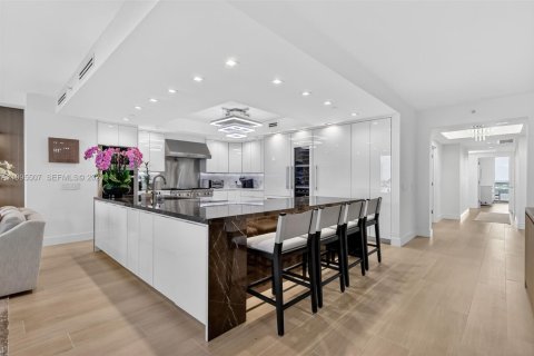 Condo in Aventura, Florida, 3 bedrooms  № 2060774 - photo 13