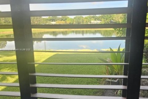 Condo in Weston, Florida, 2 bedrooms  № 1887993 - photo 4