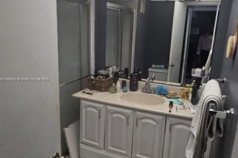 Condo in Weston, Florida, 2 bedrooms  № 1887993 - photo 11