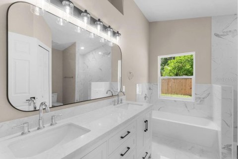 House in Orlando, Florida 3 bedrooms, 108.7 sq.m. № 2201843 - photo 18