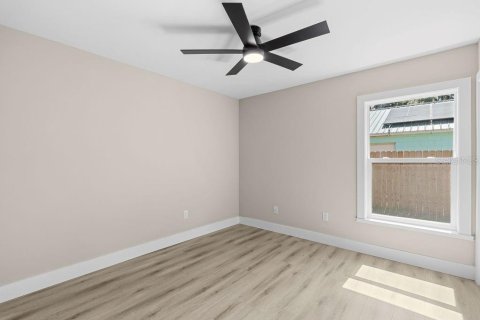 House in Orlando, Florida 3 bedrooms, 108.7 sq.m. № 2201843 - photo 25