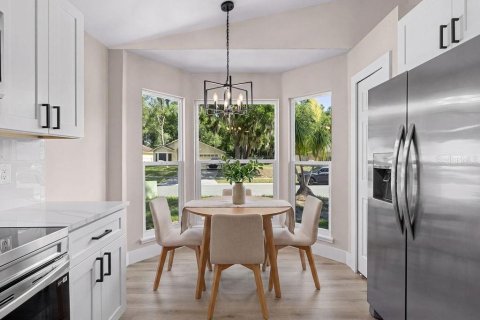 House in Orlando, Florida 3 bedrooms, 108.7 sq.m. № 2201843 - photo 7