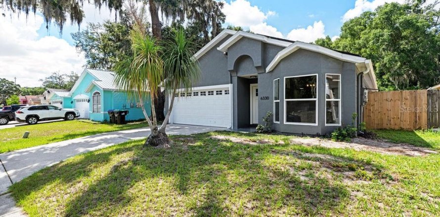 House in Orlando, Florida 3 bedrooms, 108.7 sq.m. № 2201843