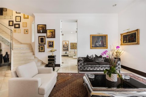 Townhouse in Aventura, Florida 5 bedrooms, 334.45 sq.m. № 1961973 - photo 9