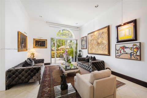 Townhouse in Aventura, Florida 5 bedrooms, 334.45 sq.m. № 1961973 - photo 8