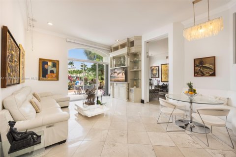Townhouse in Aventura, Florida 5 bedrooms, 334.45 sq.m. № 1961973 - photo 10