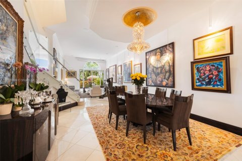 Townhouse in Aventura, Florida 5 bedrooms, 334.45 sq.m. № 1961973 - photo 4