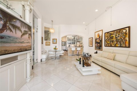 Townhouse in Aventura, Florida 5 bedrooms, 334.45 sq.m. № 1961973 - photo 11