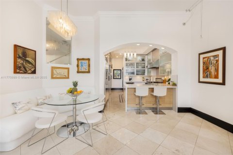 Townhouse in Aventura, Florida 5 bedrooms, 334.45 sq.m. № 1961973 - photo 12