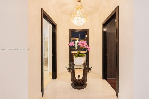Townhouse in Aventura, Florida 5 bedrooms, 334.45 sq.m. № 1961973 - photo 18