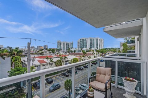 Condo in North Bay Village, Florida, 1 bedroom  № 1739854 - photo 21