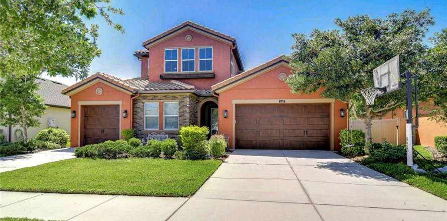 House in Wesley Chapel, Florida 4 bedrooms, 304.16 sq.m. № 1642579