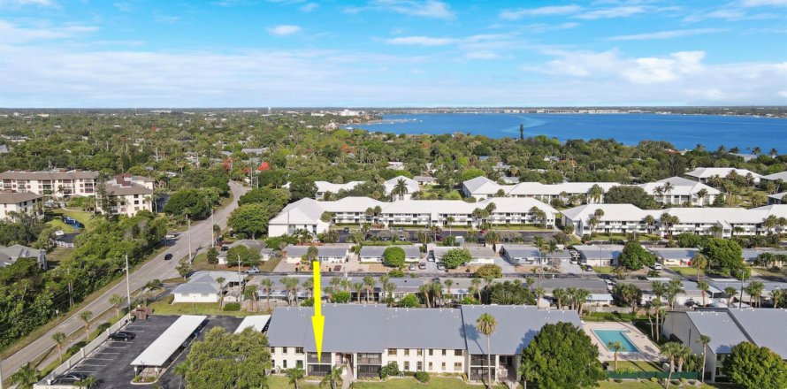 Condominio en Stuart, Florida, 2 dormitorios  № 1221346