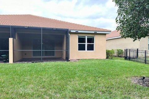 Villa ou maison à louer à Fort Myers, Floride: 2 chambres, 141.12 m2 № 2308381 - photo 17