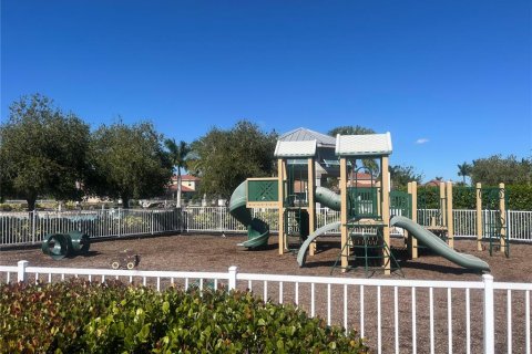 Villa ou maison à louer à Fort Myers, Floride: 2 chambres, 141.12 m2 № 2308381 - photo 21