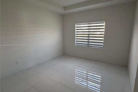 Снять в аренду виллу или дом в Мирамар, Флорида 4 спальни, 211.26м2, № 1982275 - фото 20