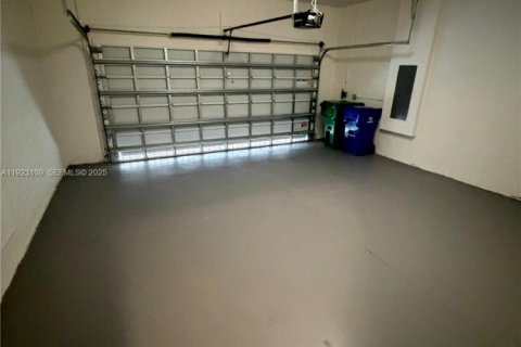 Снять в аренду виллу или дом в Мирамар, Флорида 4 спальни, 211.26м2, № 1982275 - фото 27