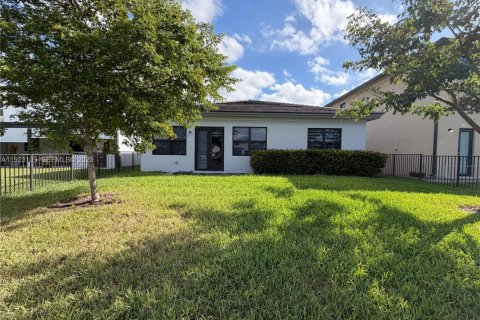 Снять в аренду виллу или дом в Мирамар, Флорида 4 спальни, 211.26м2, № 1982275 - фото 28