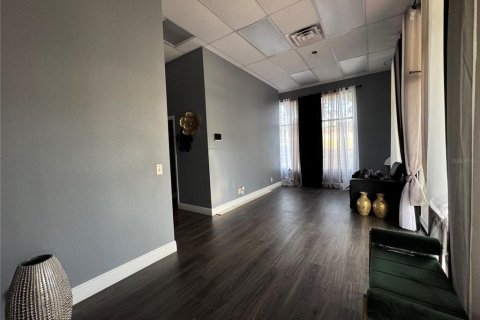 Propiedad comercial en alquiler en Leesburg, Florida, 132.85 m2 № 1747394 - foto 3