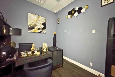 Propiedad comercial en alquiler en Leesburg, Florida, 132.85 m2 № 1747394 - foto 8