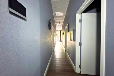 Propiedad comercial en alquiler en Leesburg, Florida, 132.85 m2 № 1747394 - foto 13