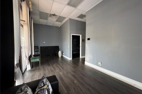 Propiedad comercial en alquiler en Leesburg, Florida, 132.85 m2 № 1747394 - foto 4
