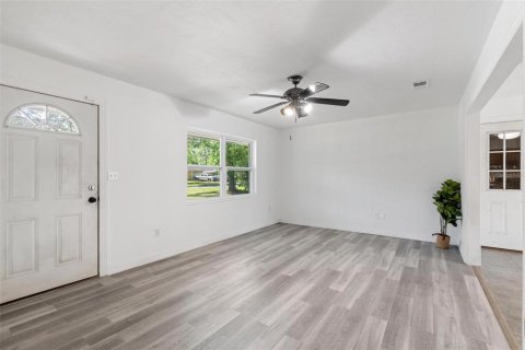 House in Gainesville, Florida 3 bedrooms, 111.67 sq.m. № 1737113 - photo 2