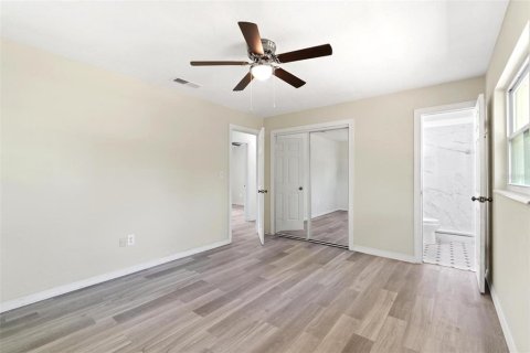 House in Gainesville, Florida 3 bedrooms, 111.67 sq.m. № 1737113 - photo 13