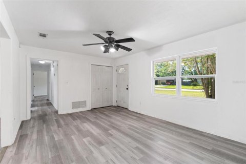 House in Gainesville, Florida 3 bedrooms, 111.67 sq.m. № 1737113 - photo 3
