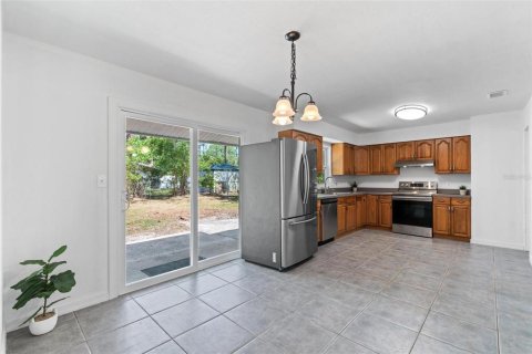 House in Gainesville, Florida 3 bedrooms, 111.67 sq.m. № 1737113 - photo 6