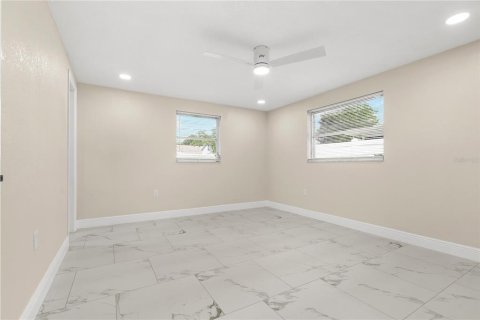 House in Holiday, Florida 3 bedrooms, 118.91 sq.m. № 2394232 - photo 19