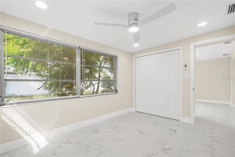House in Holiday, Florida 3 bedrooms, 118.91 sq.m. № 2394232 - photo 13