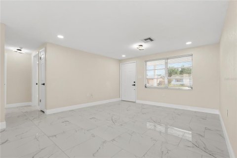 House in Holiday, Florida 3 bedrooms, 118.91 sq.m. № 2394232 - photo 5