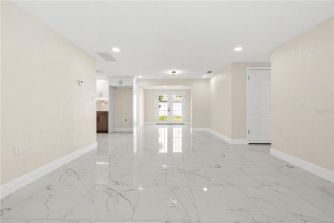 House in Holiday, Florida 3 bedrooms, 118.91 sq.m. № 2394232 - photo 4