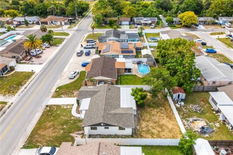 House in Holiday, Florida 3 bedrooms, 118.91 sq.m. № 2394232 - photo 27