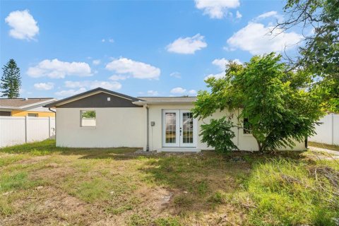 House in Holiday, Florida 3 bedrooms, 118.91 sq.m. № 2394232 - photo 23