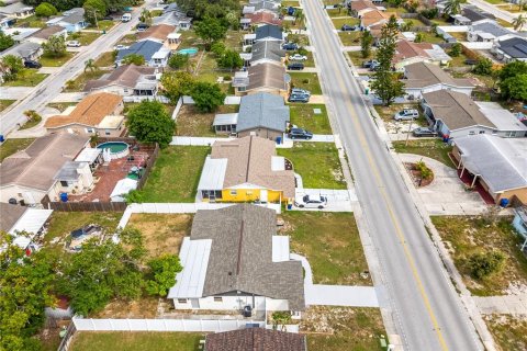House in Holiday, Florida 3 bedrooms, 118.91 sq.m. № 2394232 - photo 30