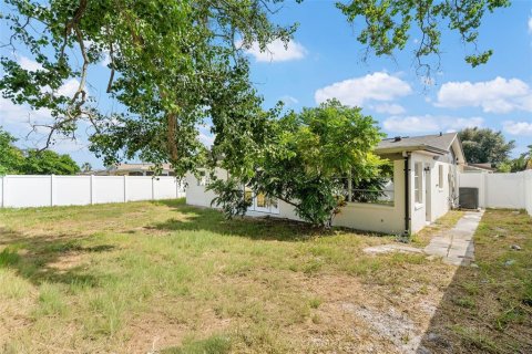 House in Holiday, Florida 3 bedrooms, 118.91 sq.m. № 2394232 - photo 24