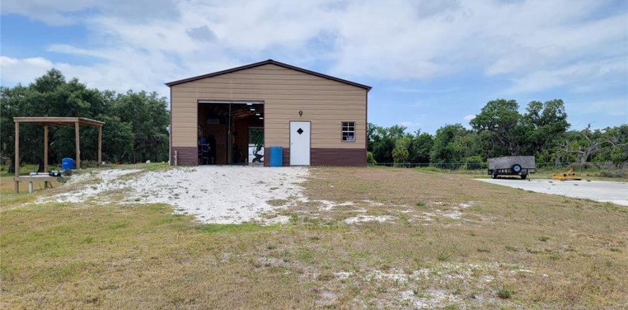 Propiedad comercial en Arcadia, Florida 167.22 m2 № 1689661