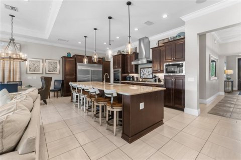 House in Four Corners, Florida 11 bedrooms, 734.02 sq.m. № 1886212 - photo 10