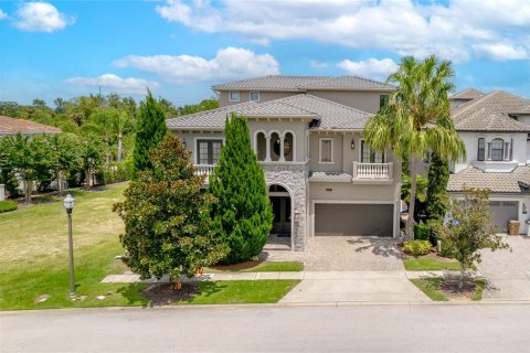 House in Four Corners, Florida 11 bedrooms, 734.02 sq.m. № 1886212 - photo 1