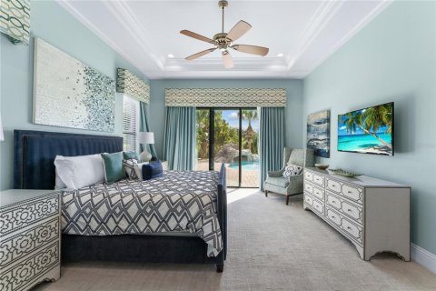 House in Four Corners, Florida 11 bedrooms, 734.02 sq.m. № 1886212 - photo 24