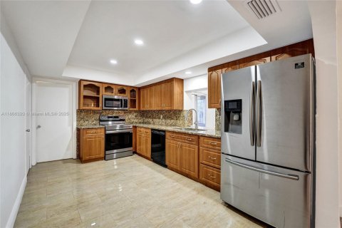 Купить виллу или дом в Санрайз, Флорида 3 спальни, 161.09м2, № 1743999 - фото 17