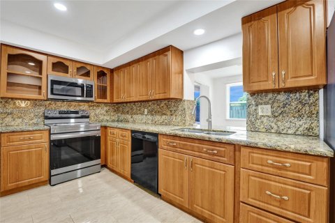 Купить виллу или дом в Санрайз, Флорида 3 спальни, 161.09м2, № 1743999 - фото 22