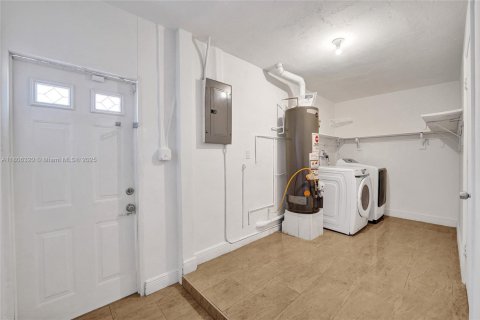 Купить виллу или дом в Санрайз, Флорида 3 спальни, 161.09м2, № 1743999 - фото 24