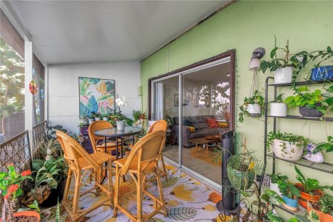 Condo in Saint Petersburg, Florida, 2 bedrooms  № 2212947 - photo 30