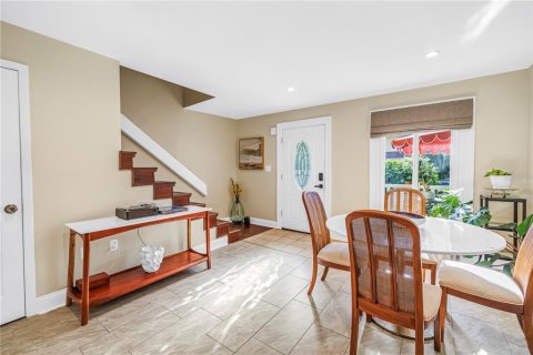 Condo in Saint Petersburg, Florida, 2 bedrooms  № 2212947 - photo 3