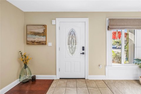 Condo in Saint Petersburg, Florida, 2 bedrooms  № 2212947 - photo 26